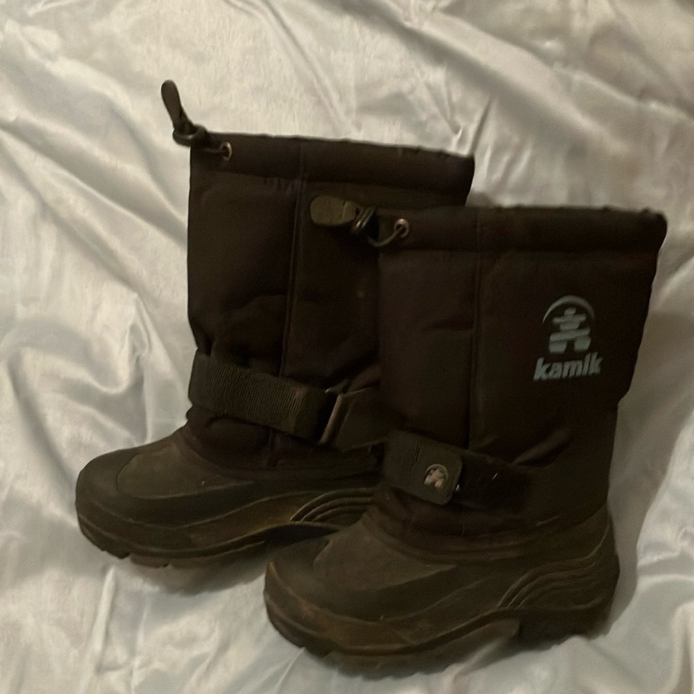 Kamik size 13 little boy snow boots